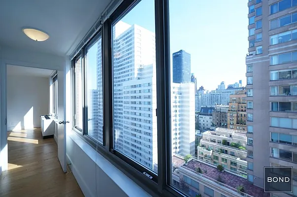 Rented by Bond New York | media 5