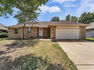 3526 W Cardinal Dr, Springfield, MO 65810