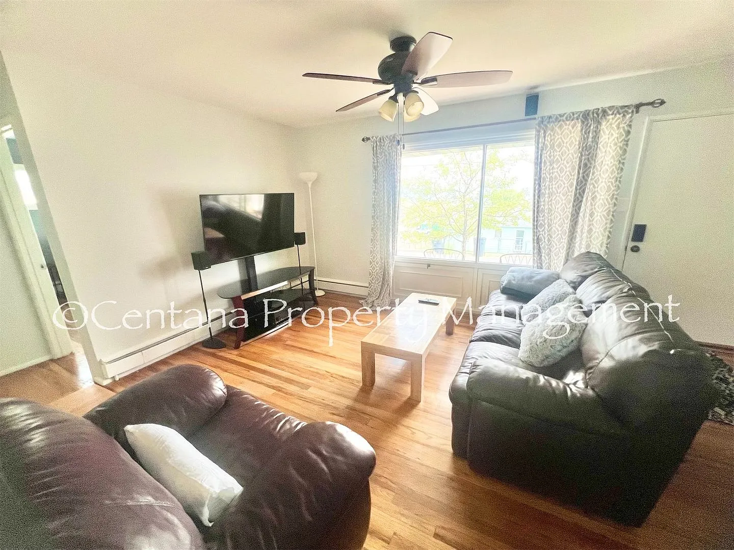 Fully Furnished 2 Bedroom Upper Uptown Butte, away from the hustle! — Photo 4