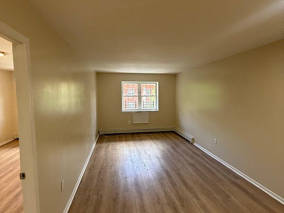 2nd image of 1051 Cauldwell Ave APT 1