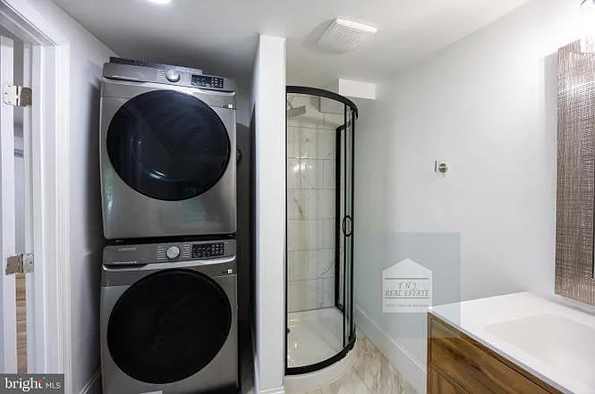 209 E Martin St #B — Photo 8