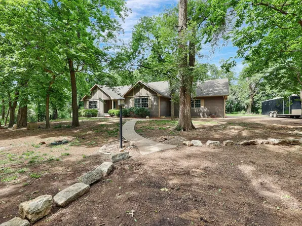 11516 E Arlington Rd, Haven, KS 67543