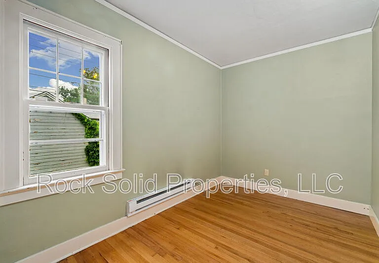 316 E 20th St — Photo 20