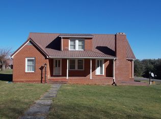500 Hayfield Rd, Hillsville, VA 24343