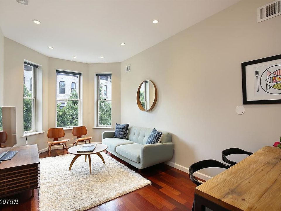 1st image of 21 Lincoln Pl APT 3