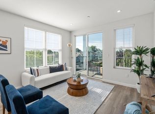 10 Somerset Ave #402, Winthrop, MA 02152