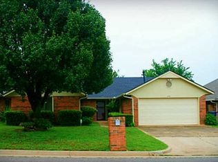 516 Bluegrass Ln, Yukon, OK 73099
