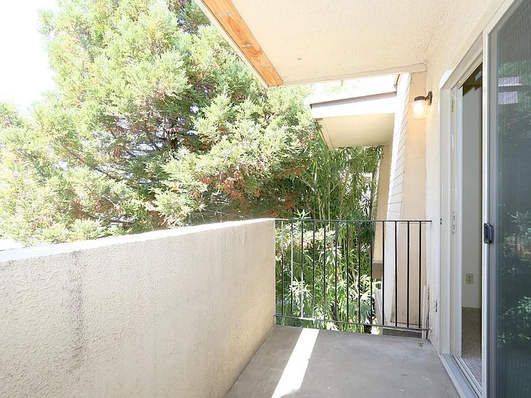 Marconi Gardens East — Photo 15