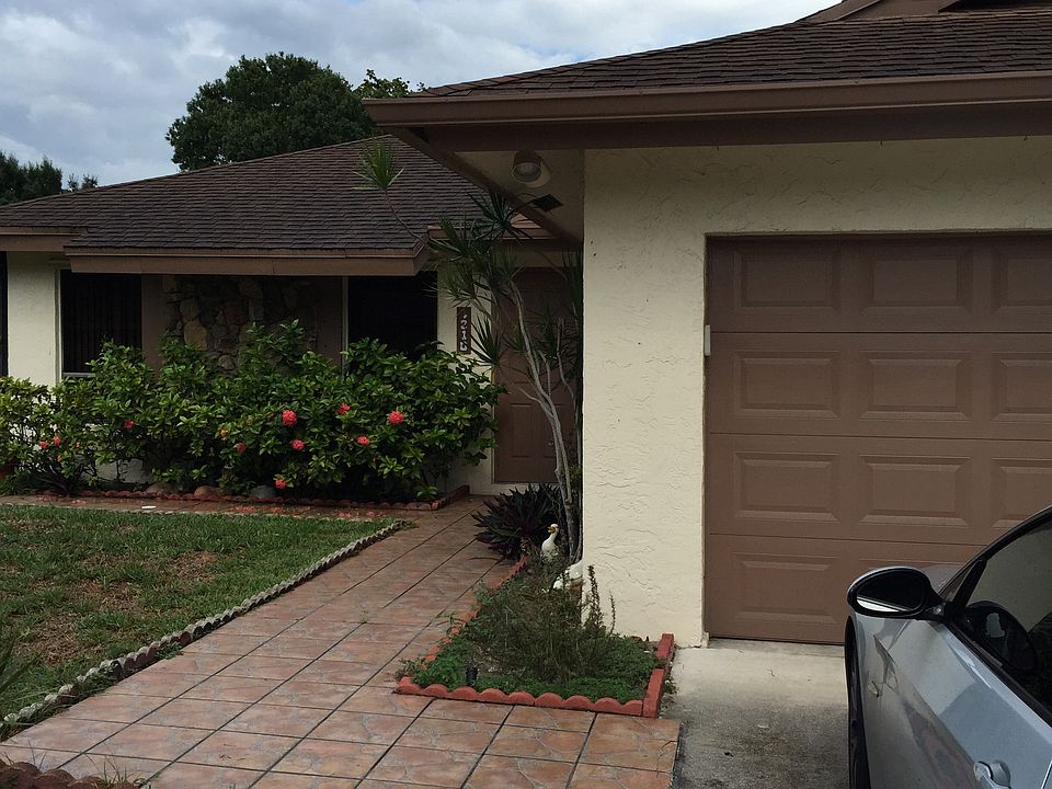 Villa one car garage