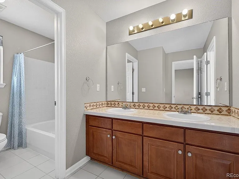 10543 Laurelglen Cir — Photo 29
