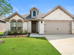 3214 Hunters Glen Dr, Aubrey, TX 76227