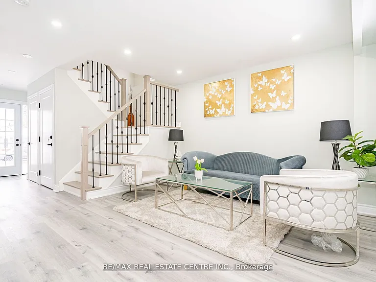 35 Feltre Ave — Photo 7