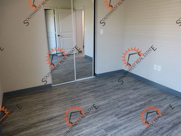 1513 W Llano Estacado — Photo 7