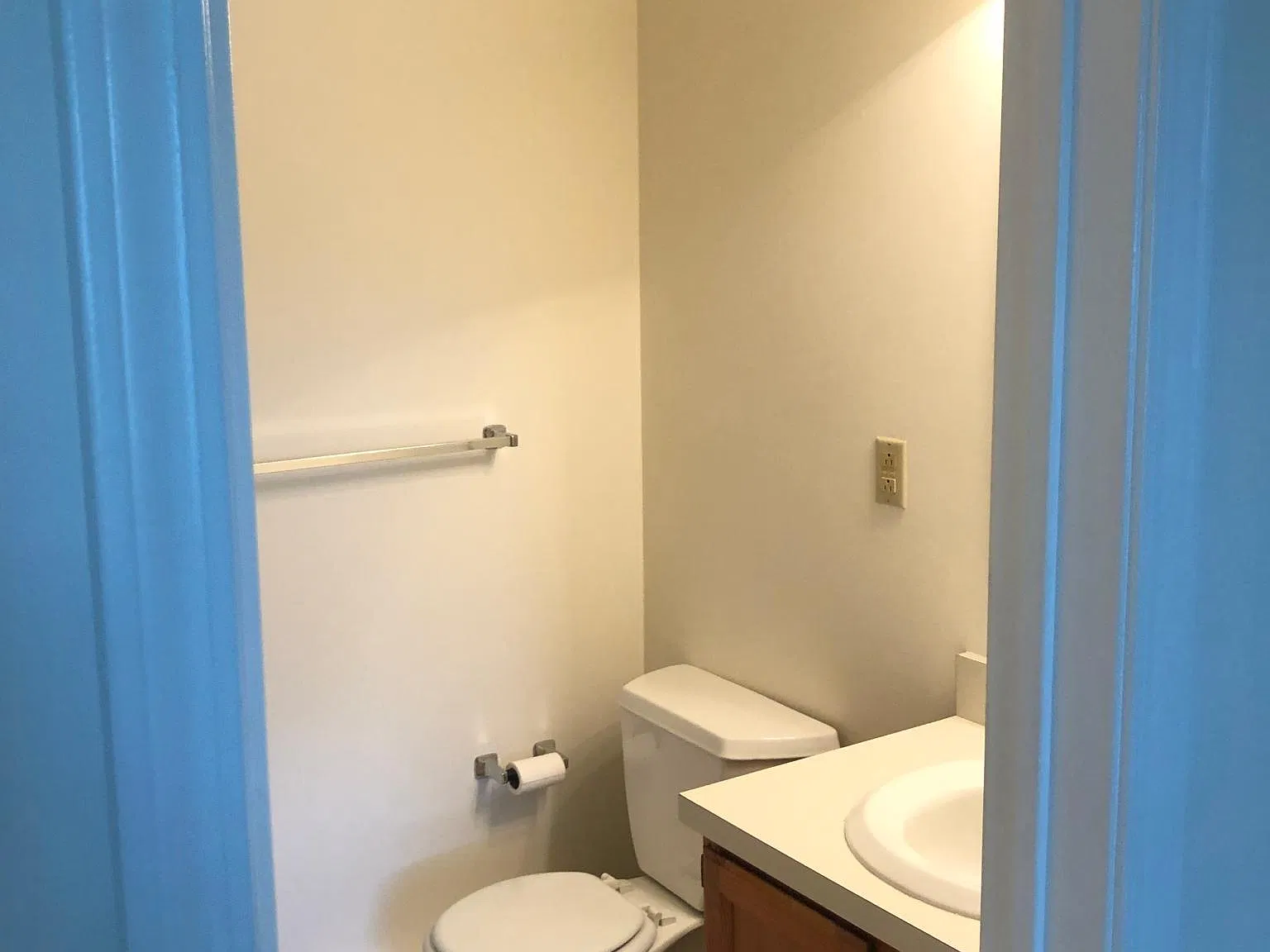 110 W Hill Rd — Photo 3