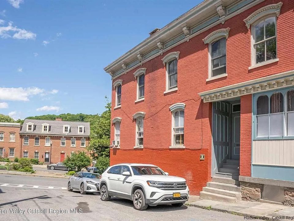 1st image of 4 W Union St #3