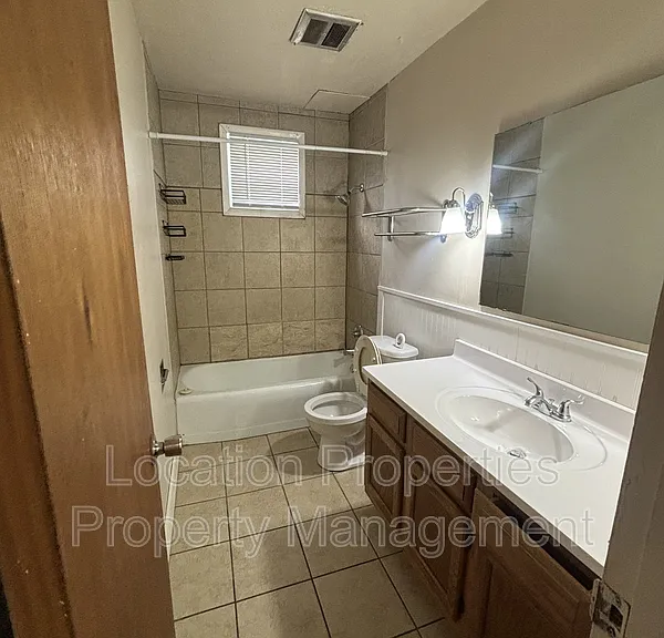 2428 Cedarwood Ave #1 — Photo 7
