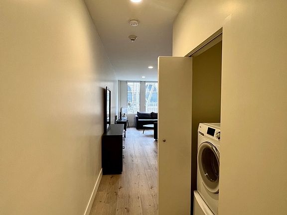 5th image of 314 W 6th St Suite 203