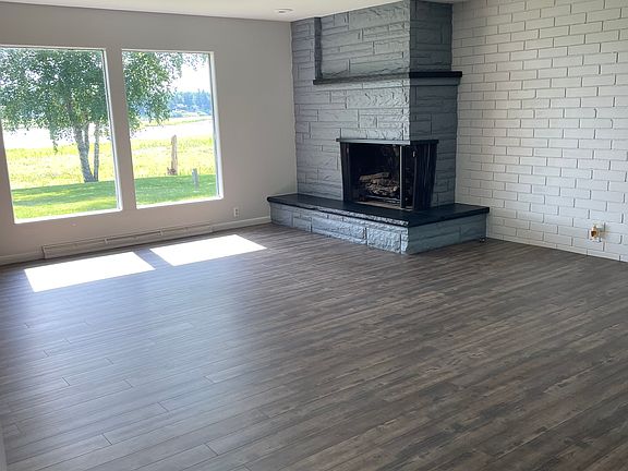 4th image of 2589 N Lakeview Dr