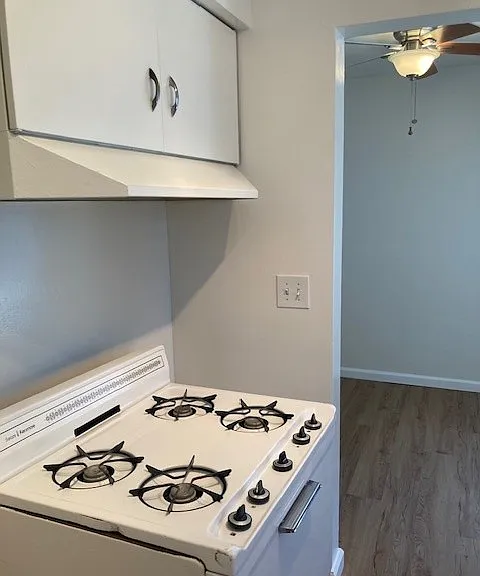 295 S Hudson Ave #3 — Photo 6