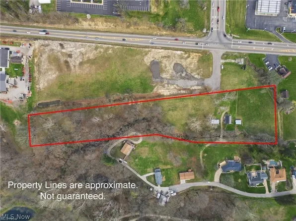 Arrow Point Dr, Zanesville, OH 43701