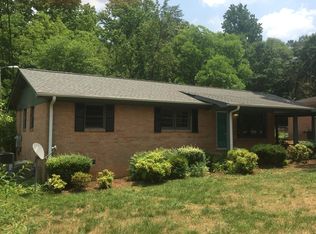 12 Uneeda Dr, Greenville, SC 29605