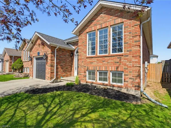 60 Saint Patricks Dr, Brantford, ON N3T 6L4