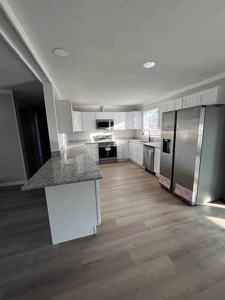 3 bed, 1300 sqft, $1,800 — Photo 4