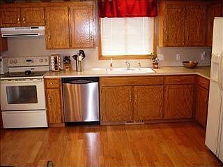 3rd image of 9205 Valley View Dr