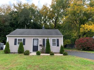 19 Vics Ct, Albany, NY 12205