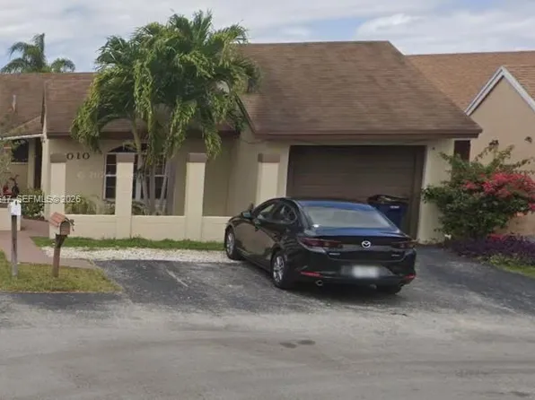 7010 SW 103rd Pl, Miami, FL 33173