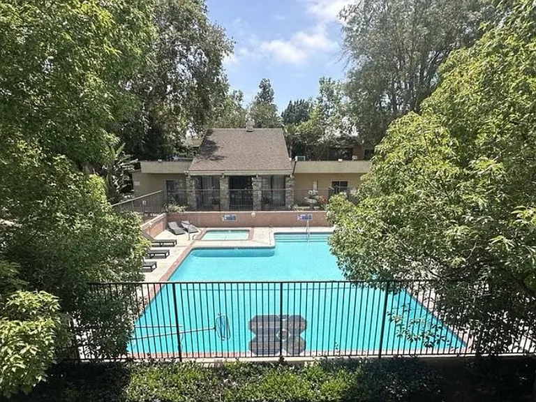 18350 Hatteras St #152 — Photo 13