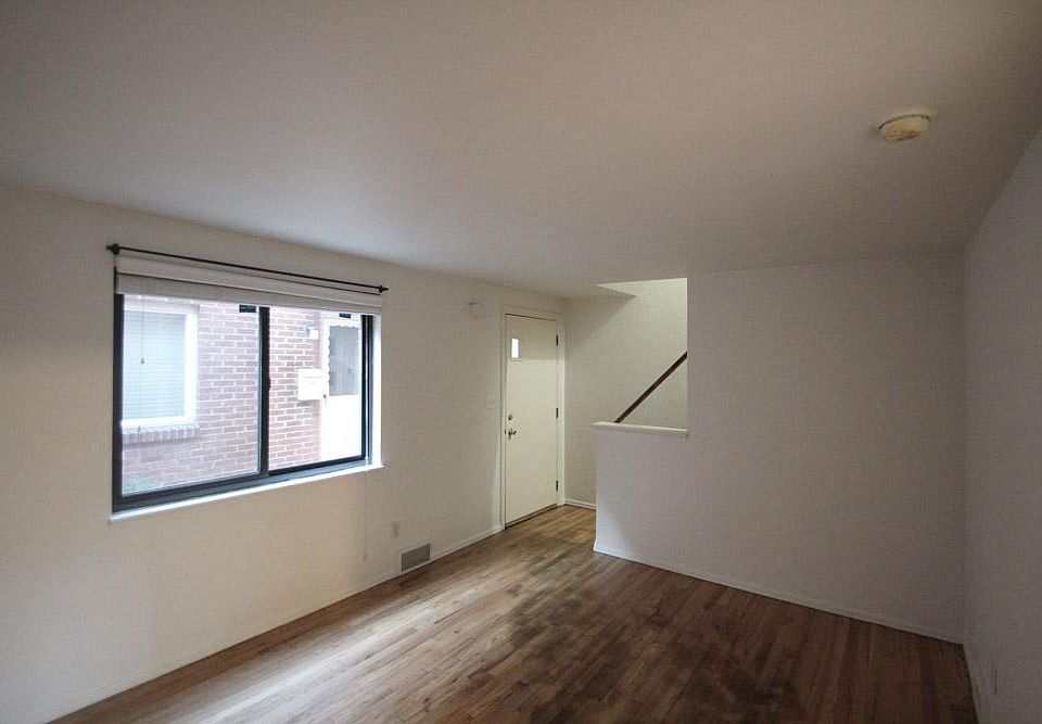 1st image of 421 Franklin Ave APT C