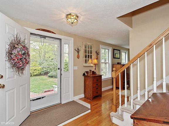 2nd image of 41 Cedar Oaks Dr