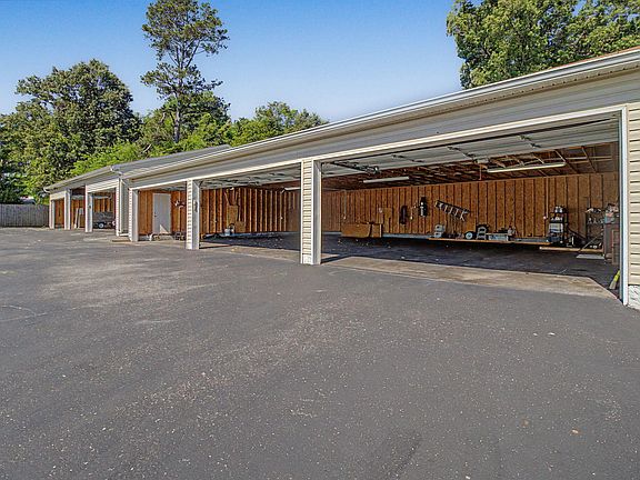 4th image of 1509 Maxwell Rd