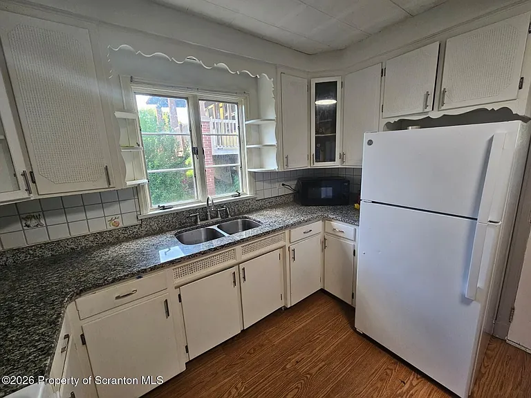 1057 Lincoln St — Photo 10