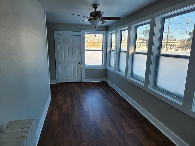 759 E Sumner St — Photo 15