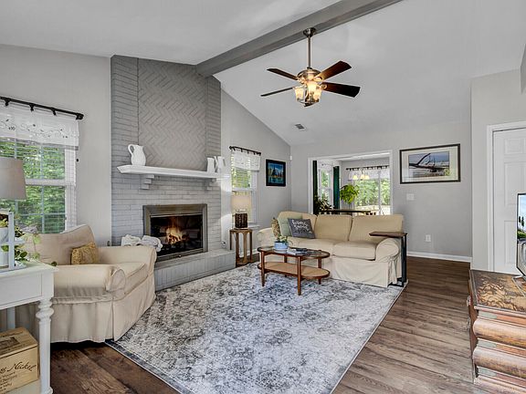 5th image of 405 White Church Ln