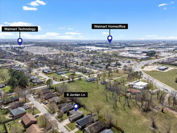 9 Jordan Ln, Bentonville, AR 72712