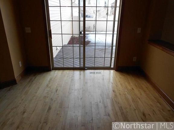 4th image of 11814 S Lake Blvd NE