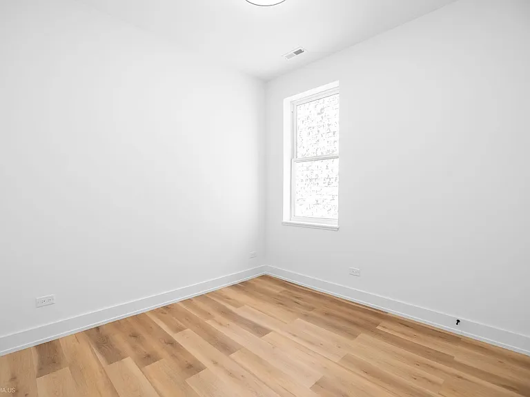 2113 N Kenmore Ave #1 — Photo 17