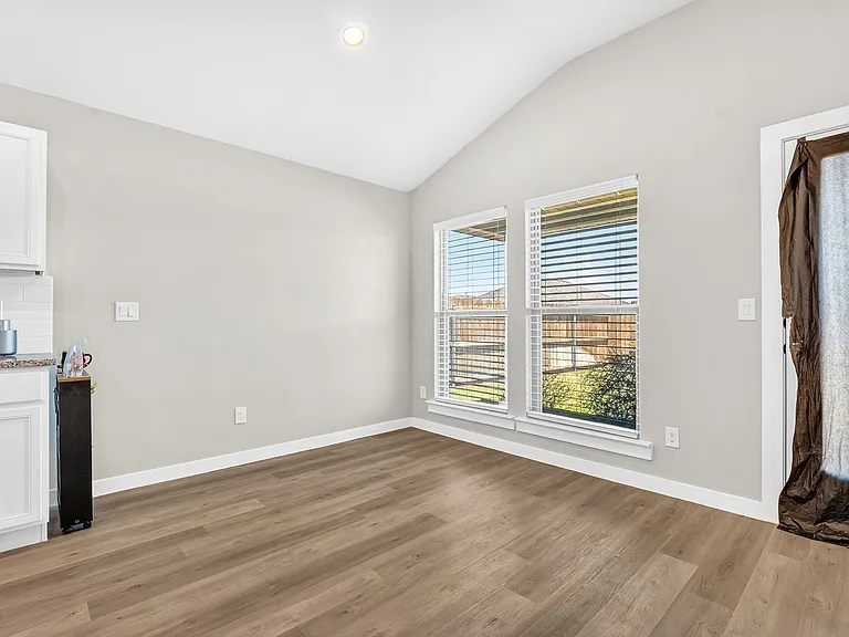 1606 N Dover Ave — Photo 12