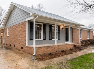 3219 Waterford Dr, Jamestown, NC 27282