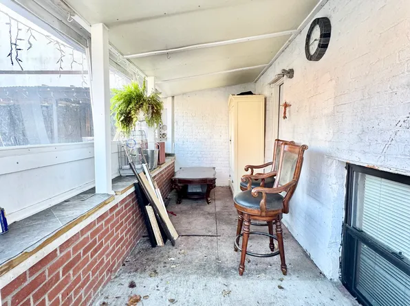 2071 Haring Street image 18 of 25