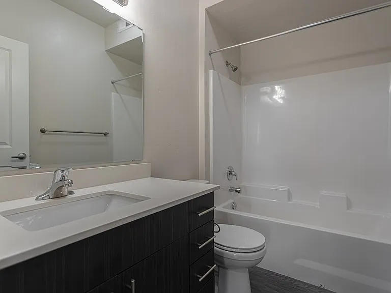 Quail Point Apartments — Photo 28