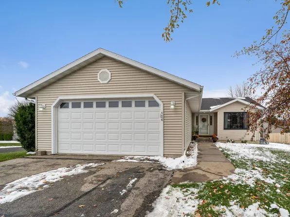 126 Kruger Ln, Ellsworth, WI 54011