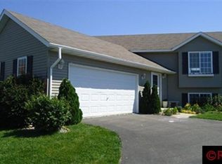 128 Gambrelle Ct, Mankato, MN 56001