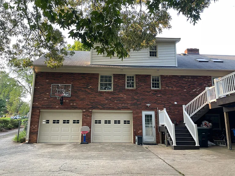 4050 Dresden Dr — Photo 43