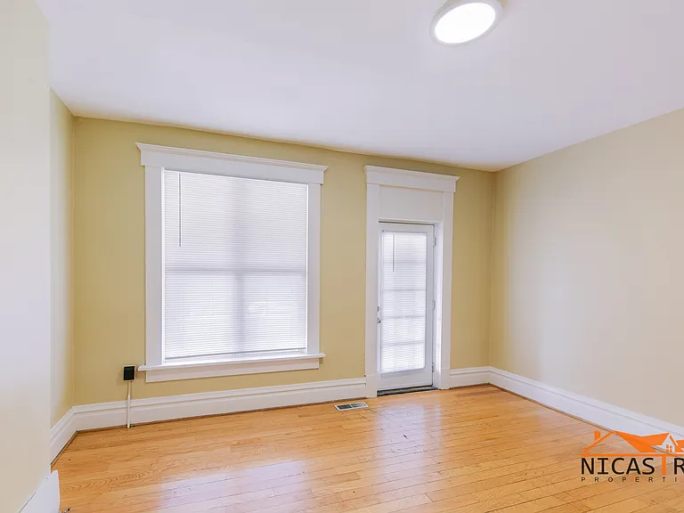 136 E 11th Ave — Photo 19
