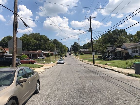 4th image of 582 Walker Ave