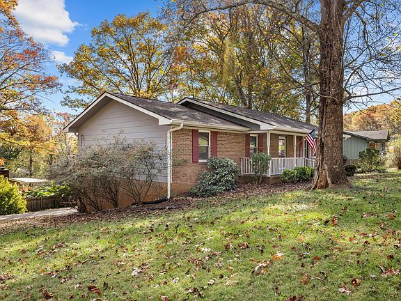 4th image of 800 N Valley Wood Cir